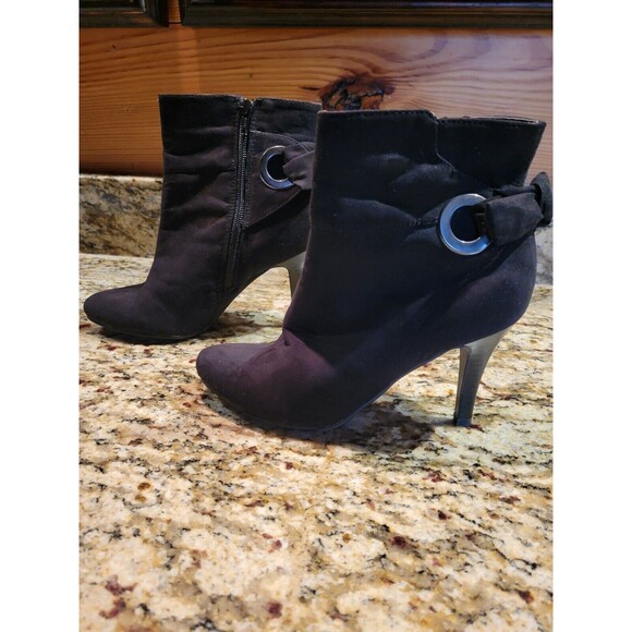 NWOB New Direction High Heeled Side Zip Black Boots w/Bow Tie Back, 6.5M - Picture 2 of 15